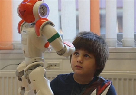 ربات‌ها به کمک کودکان اوتیسمی می‌آیند