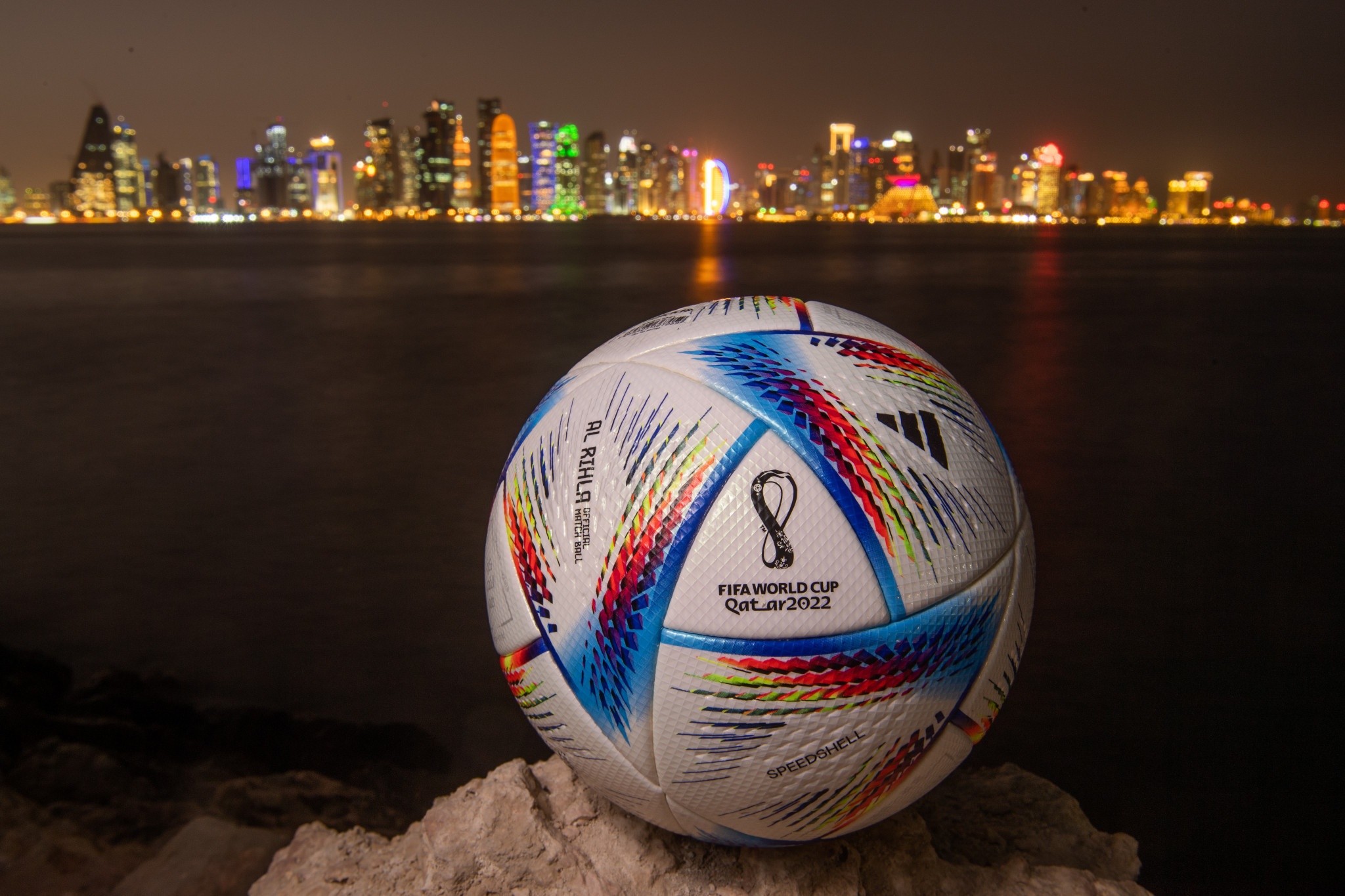 توپ‌های جام جهانی ۲۰۲۲ قطر پیش از مسابقات، به برق زده می‌شوند